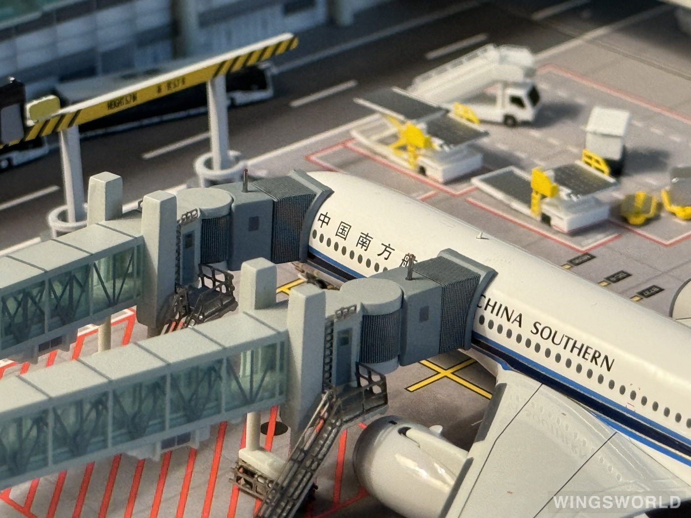 南航文创 1:400 24013 China Southern 中国南方航空 Airbus A350-900 B-30EA