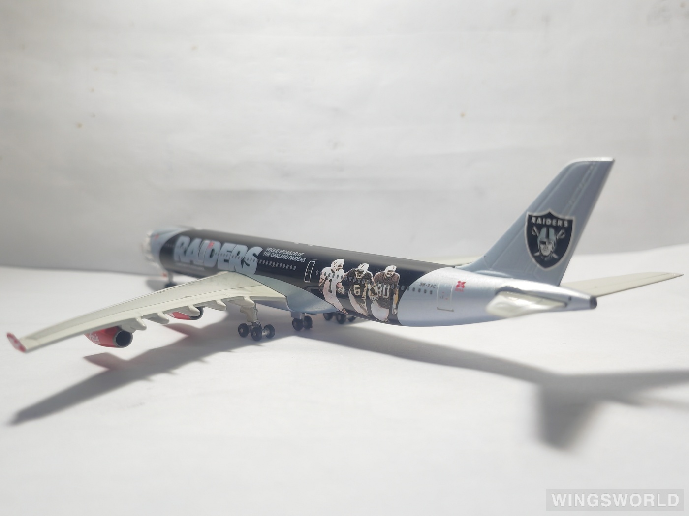 Phoenix 1:400 PH10338 AirAsia 亚洲航空 Airbus A340-300 9M-XAC
