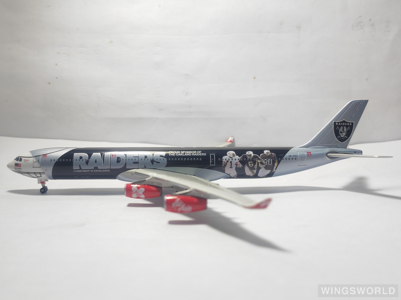 Phoenix 1:400 PH10338 AirAsia 亚洲航空 Airbus A340-300 9M-XAC