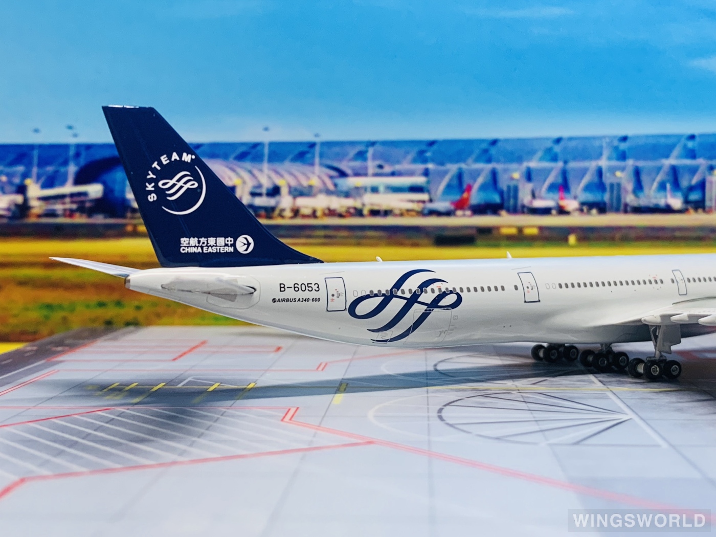 Phoenix 1:400 Airbus A340-600 China Eastern 中国东方航空