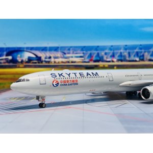 China Eastern 中国东方航空 Airbus A340-600 B-6053  PH11931 Phoenix 1:400