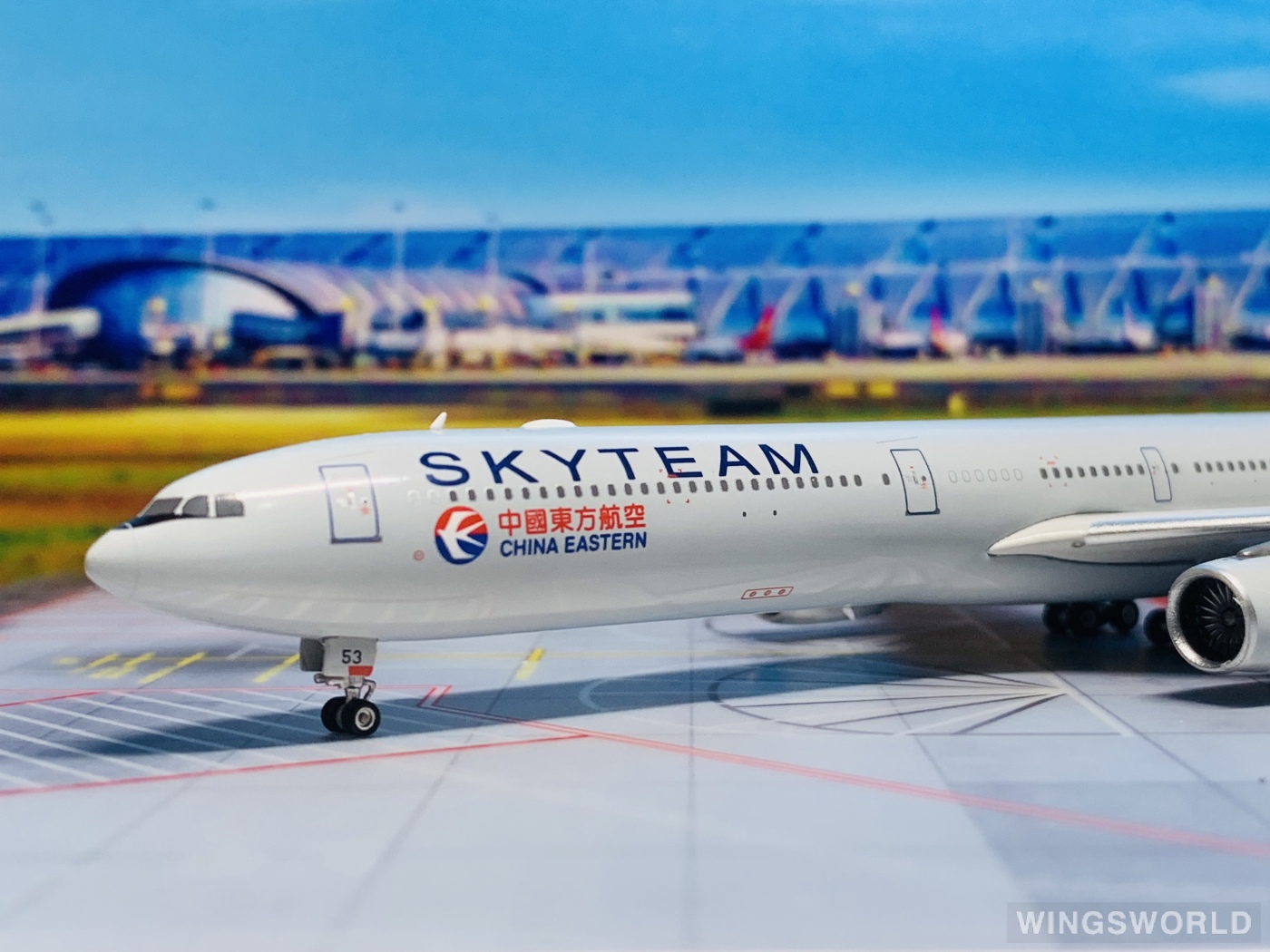 Phoenix 1:400 Airbus A340-600 China Eastern 中国东方航空
