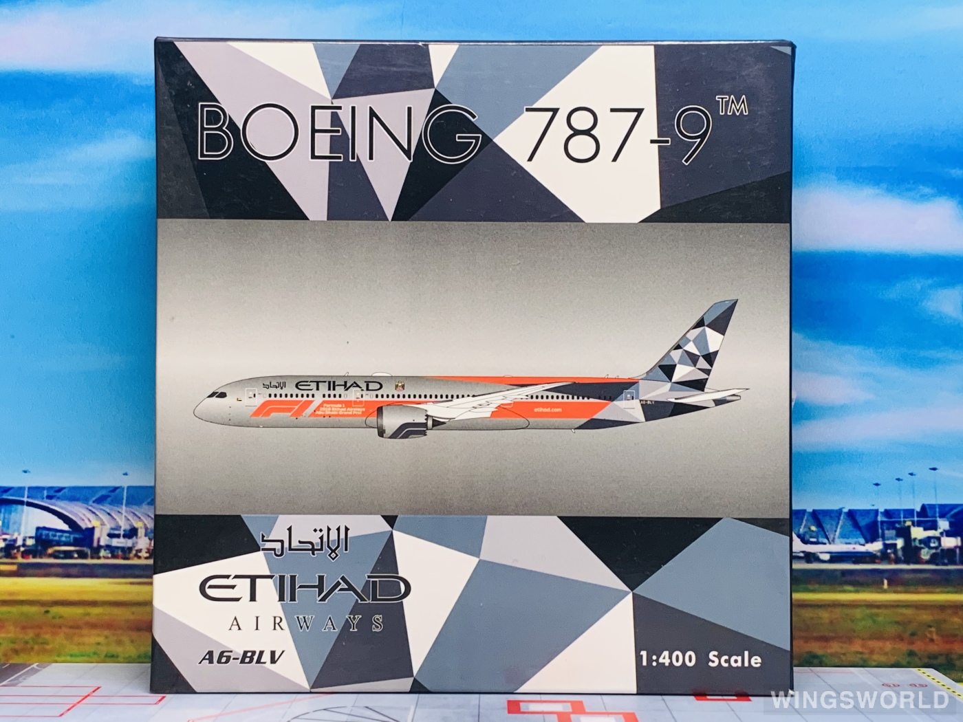 Phoenix 1:400 PH04243 Etihad Airways 阿提哈德航空 Boeing 787-9 A6-BLV