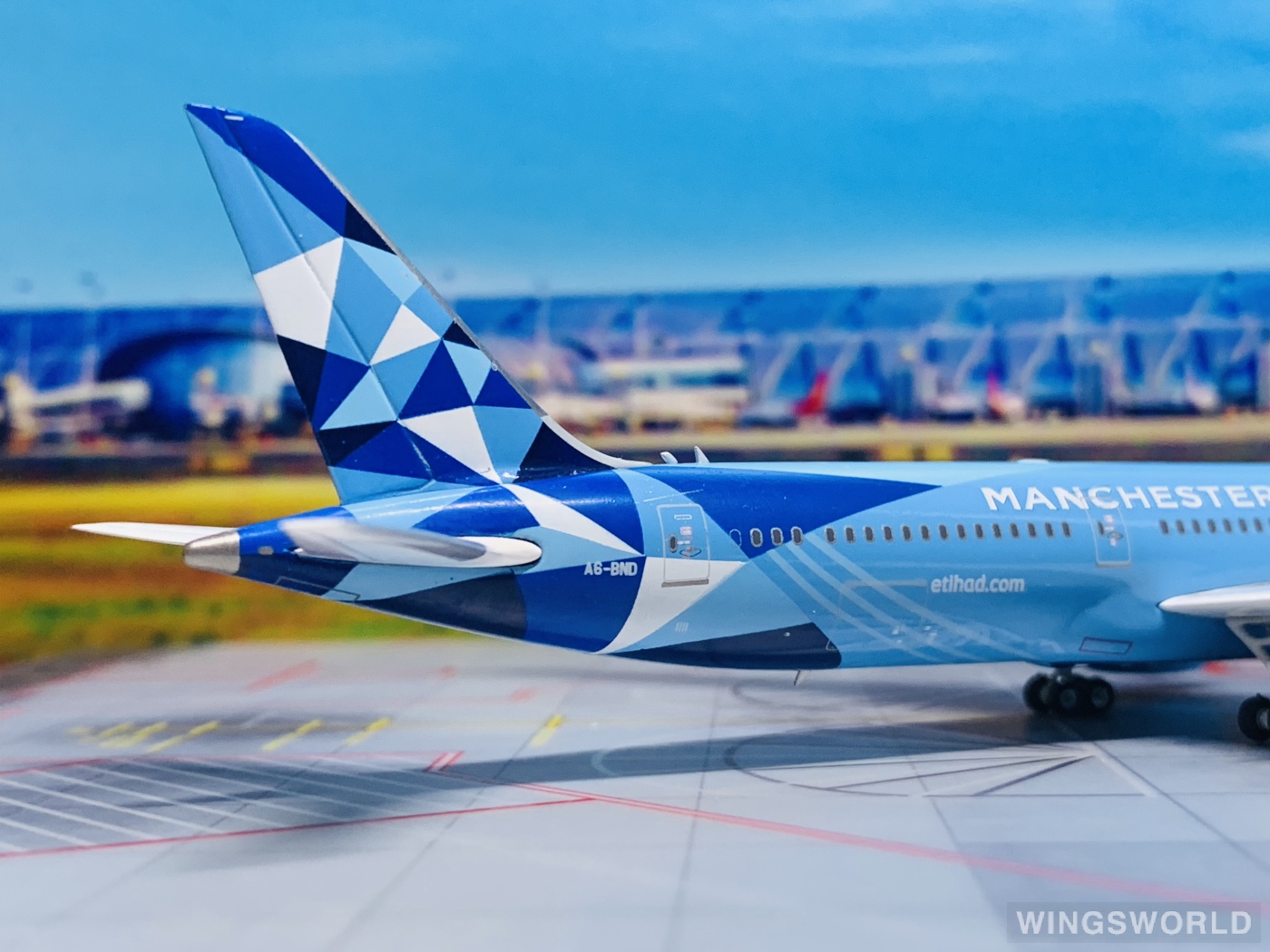 Phoenix 1:400 PH04302 Etihad Airways 阿提哈德航空 Boeing 787-9 A6-BND