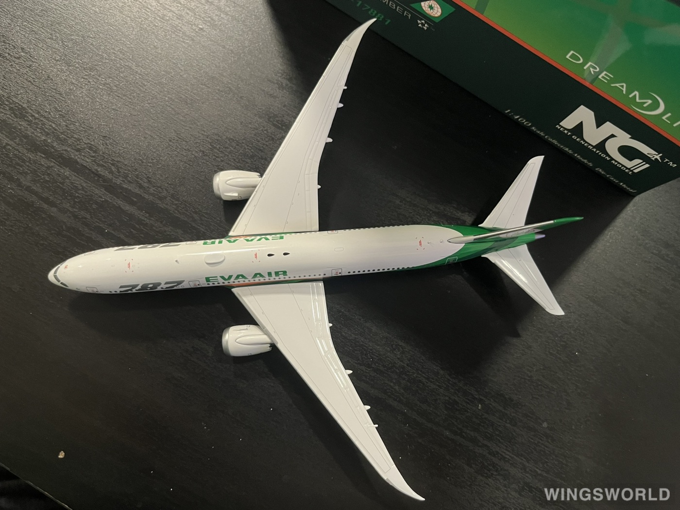 NGmodels 1:400 Boeing 787-9 EVA Air 长荣航空NG55008 B-17881