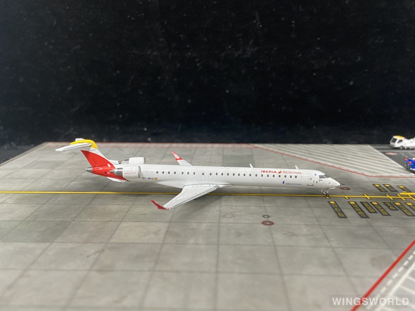 Geminijets 1:400 GJIBE2196 Iberia 西班牙国家航空 Bombardier CRJ100 EC-MVZ