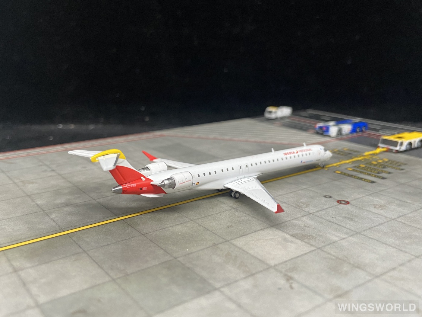 Geminijets 1:400 GJIBE2196 Iberia 西班牙国家航空 Bombardier CRJ100 EC-MVZ
