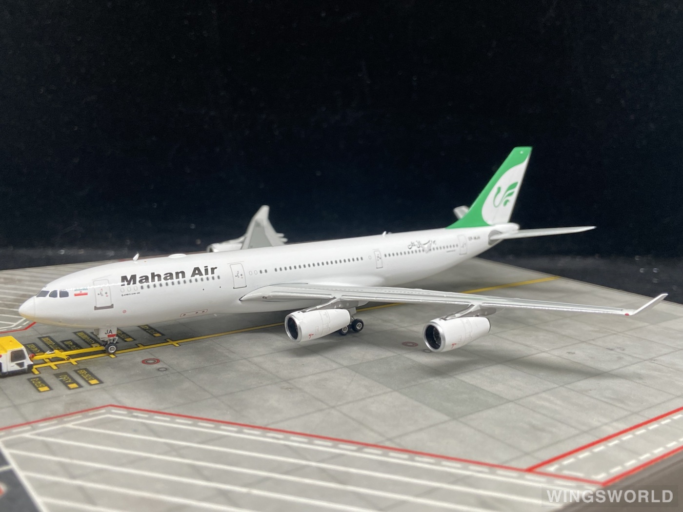 Phoenix 1:400 PH11929 Mahan Air 马汉航空 Airbus A340-200 EP-MJA