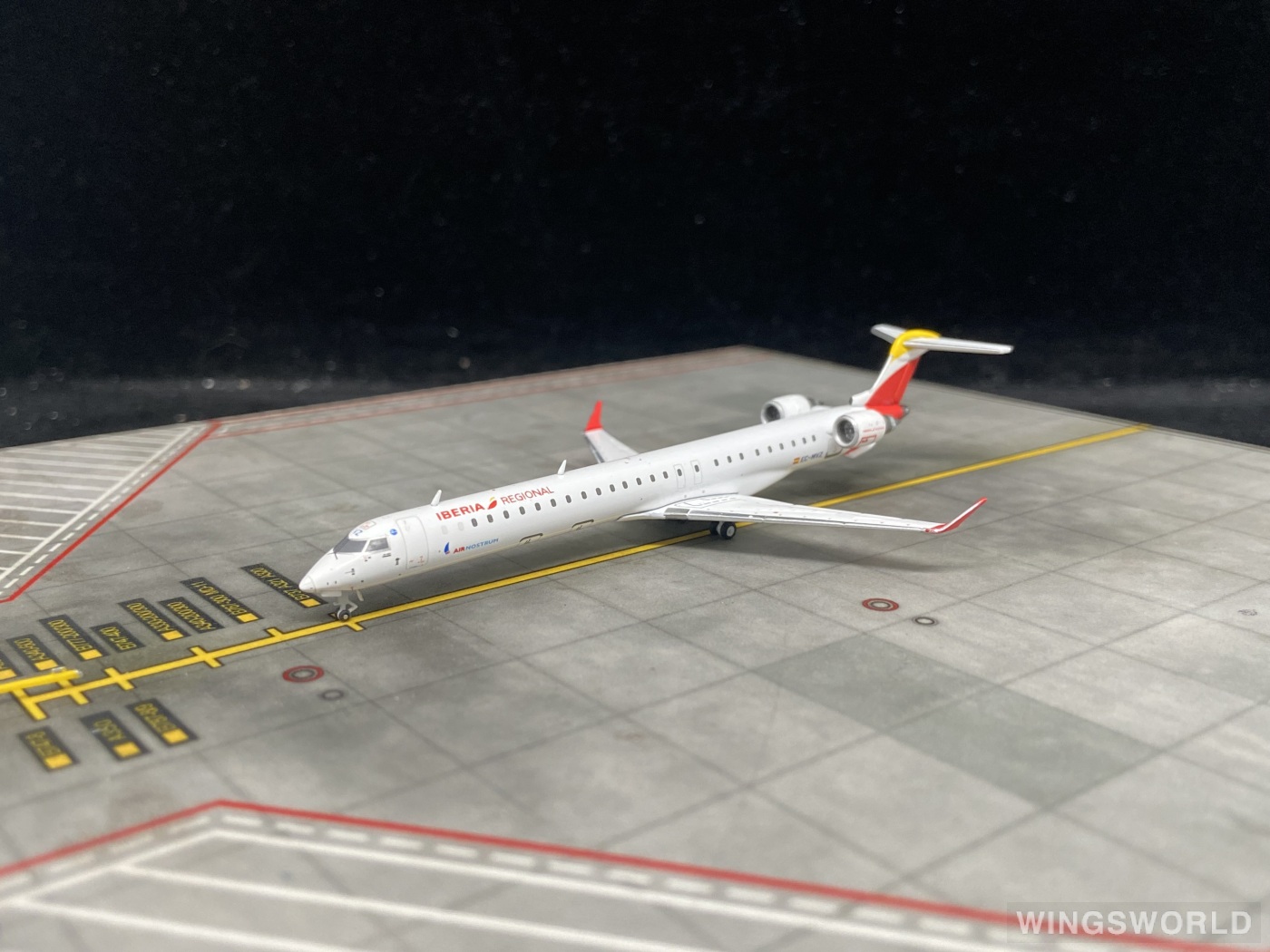 Geminijets 1:400 GJIBE2196 Iberia 西班牙国家航空 Bombardier CRJ100 EC-MVZ