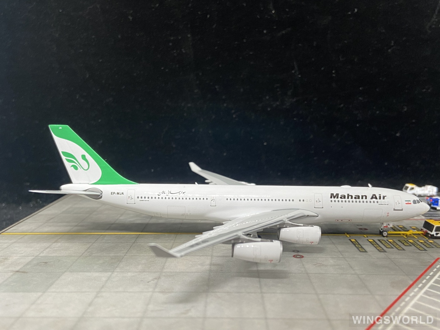 Phoenix 1:400 PH11929 Mahan Air 马汉航空 Airbus A340-200 EP-MJA