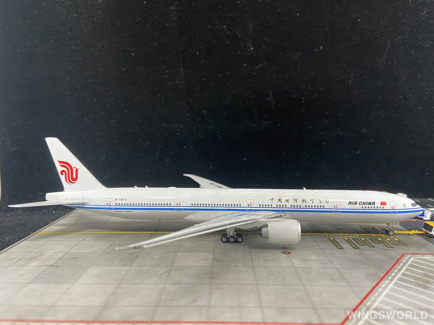 Phoenix 1:400 Boeing 777-300ER Air China 中国国际航空PH11932