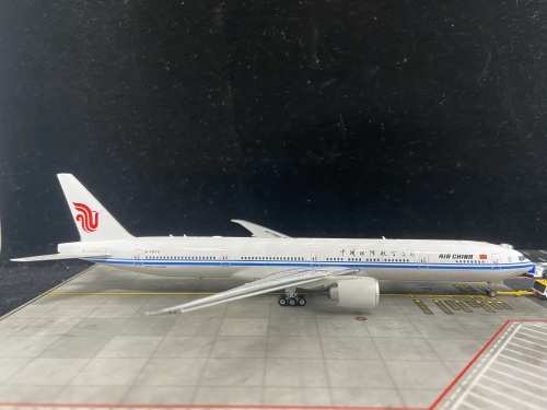 Phoenix 1:400 Boeing 777-300ER Air China 中国国际航空PH11932
