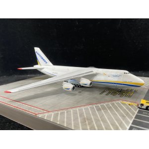 Antonov 安东诺夫 Antonov An-124 UR-82008  562478 Herpa 1:400