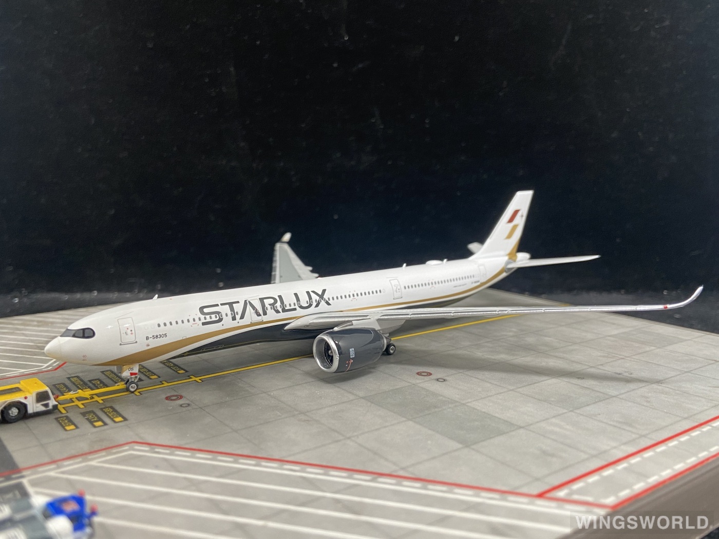 Phoenix 1:400 PH11928 Starlux Airlines 星宇航空  Airbus A330-900neo B-58305
