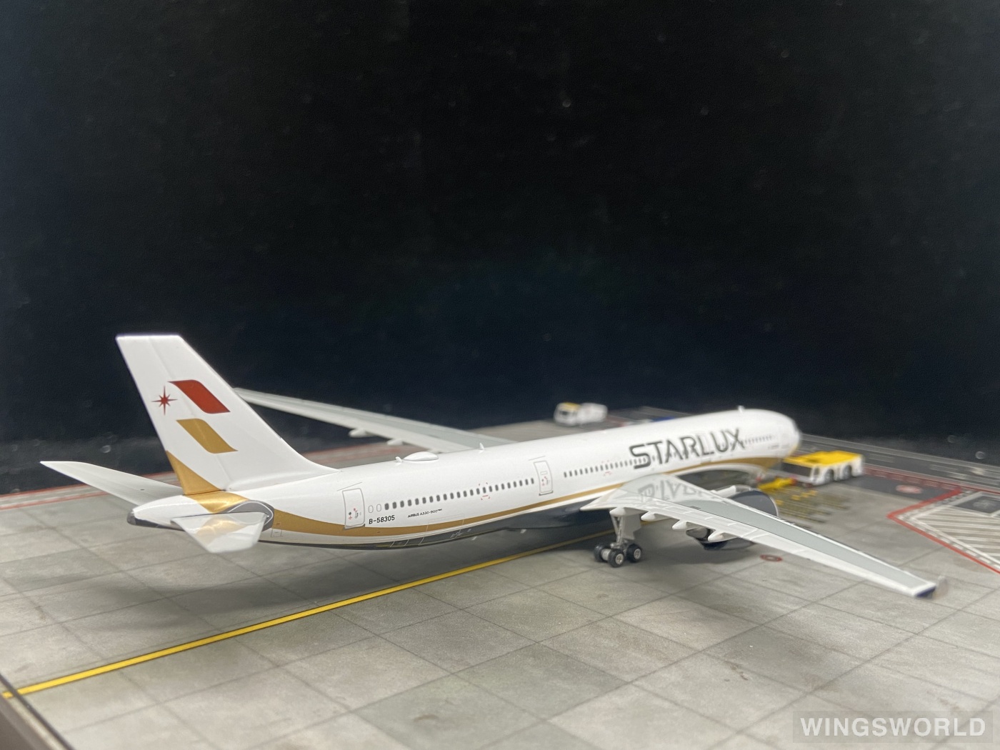 Phoenix 1:400 PH11928 Starlux Airlines 星宇航空  Airbus A330-900neo B-58305