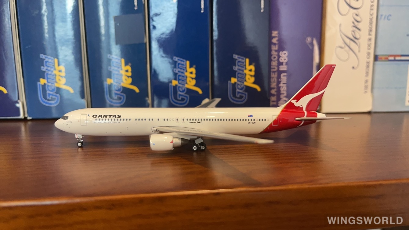 Phoenix 1:400 PH10724 Qantas 澳洲航空 Boeing 767-300 VH-OGN