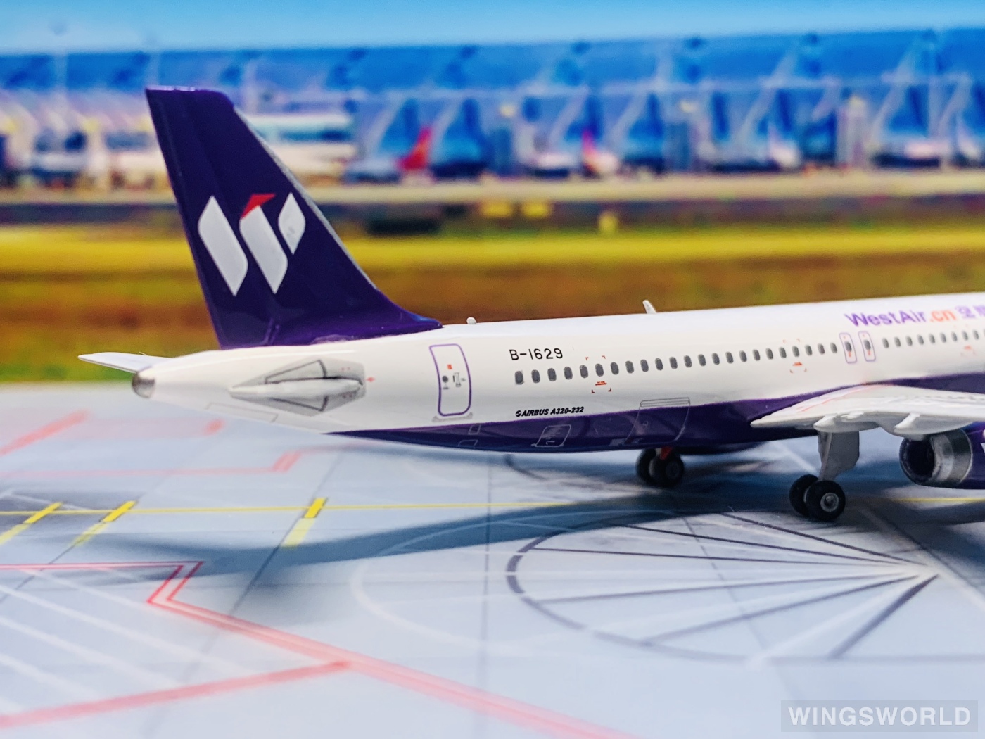 Phoenix 1:400 Airbus A320 West Air 西部航空PH11293 B-1629 的照片