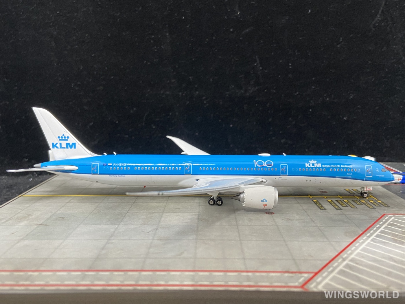 Phoenix 1:400 PH11654 KLM 荷兰皇家航空 Boeing 787-10 PH-BKG