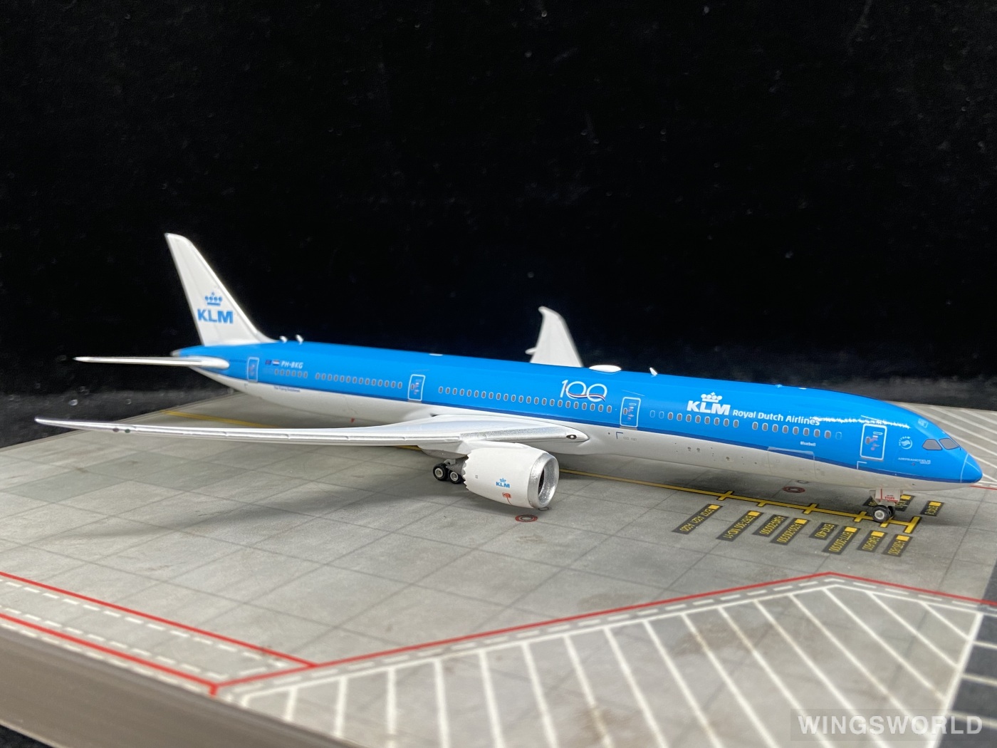 Phoenix 1:400 PH11654 KLM 荷兰皇家航空 Boeing 787-10 PH-BKG
