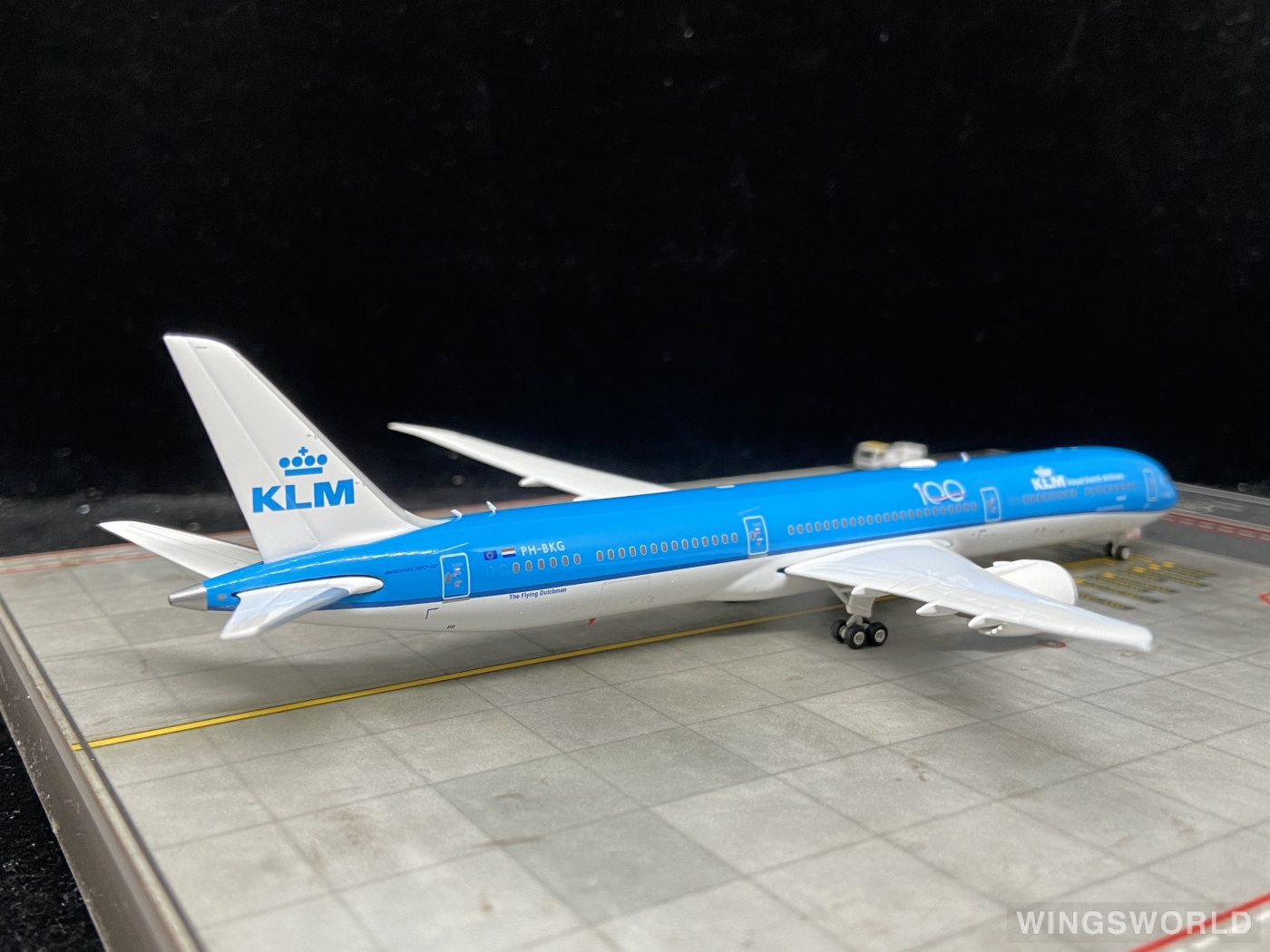 Phoenix 1:400 PH11654 KLM 荷兰皇家航空 Boeing 787-10 PH-BKG