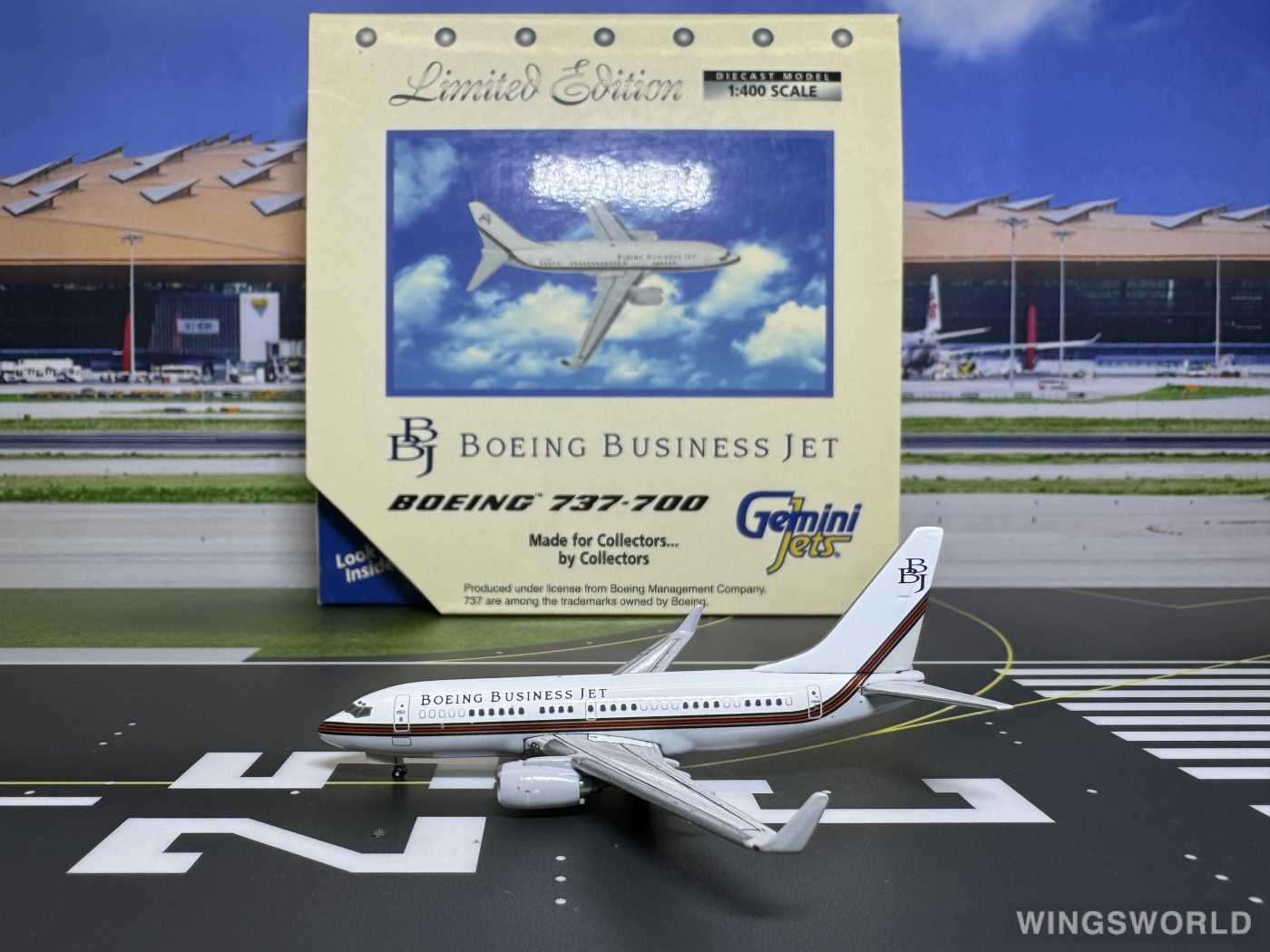 【美品】BOEING 737-700ER | BusinessJet｜1/400 美品】BOEING 737-700ER | BusinessJet｜1/400 - メルカリ