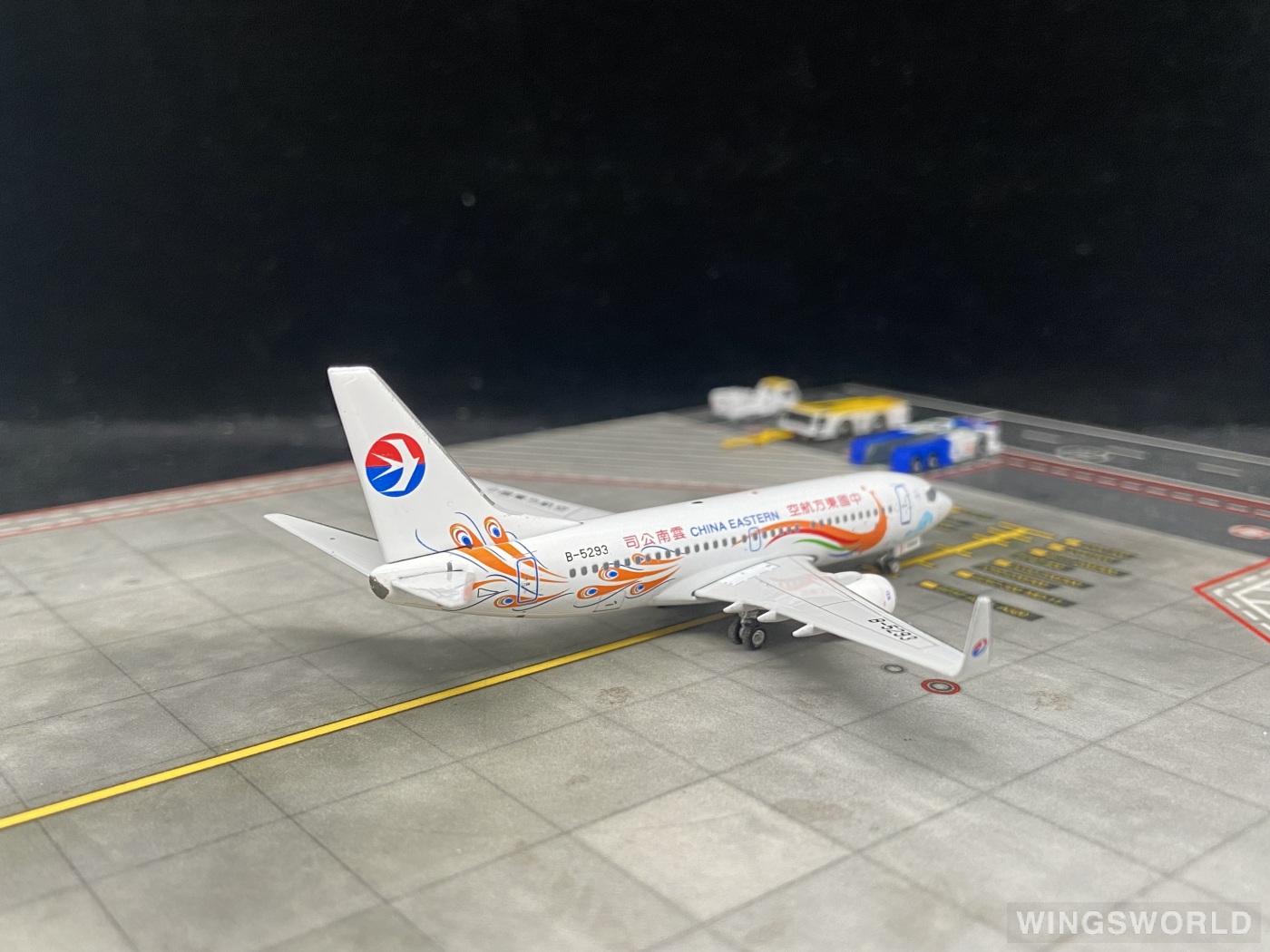 Phoenix 1:400 PH10741 China Eastern 中国东方航空 Boeing 737-700 B-5293