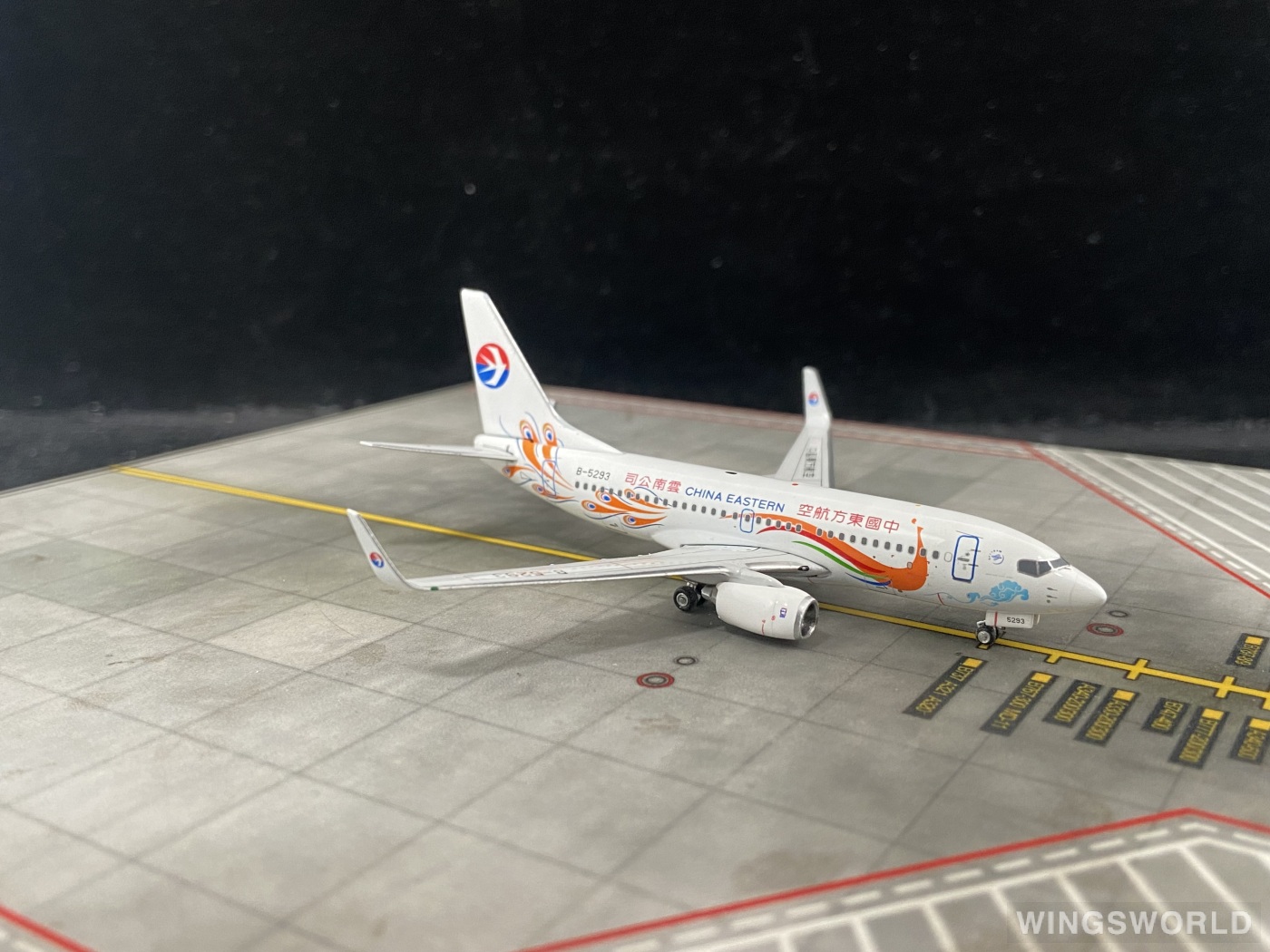 Phoenix 1:400 PH10741 China Eastern 中国东方航空 Boeing 737-700 B-5293