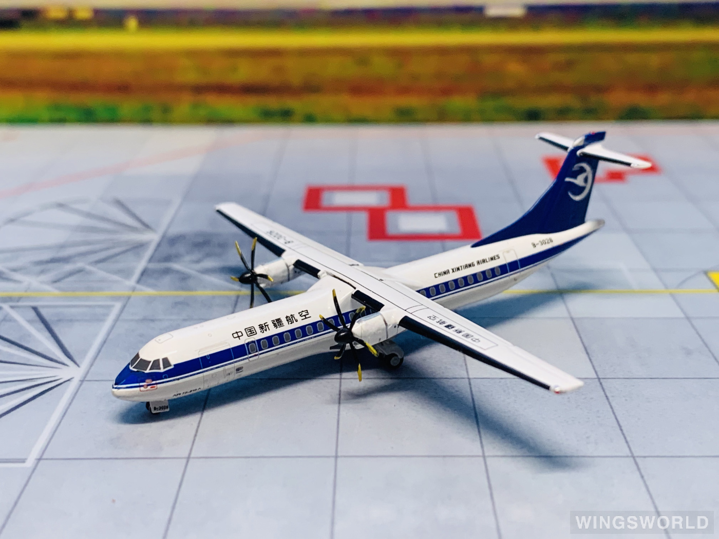 YU MODEL 1:400 YU26001 China Xinjiang Airlines 中国新疆航空 ATR 72 B-3026