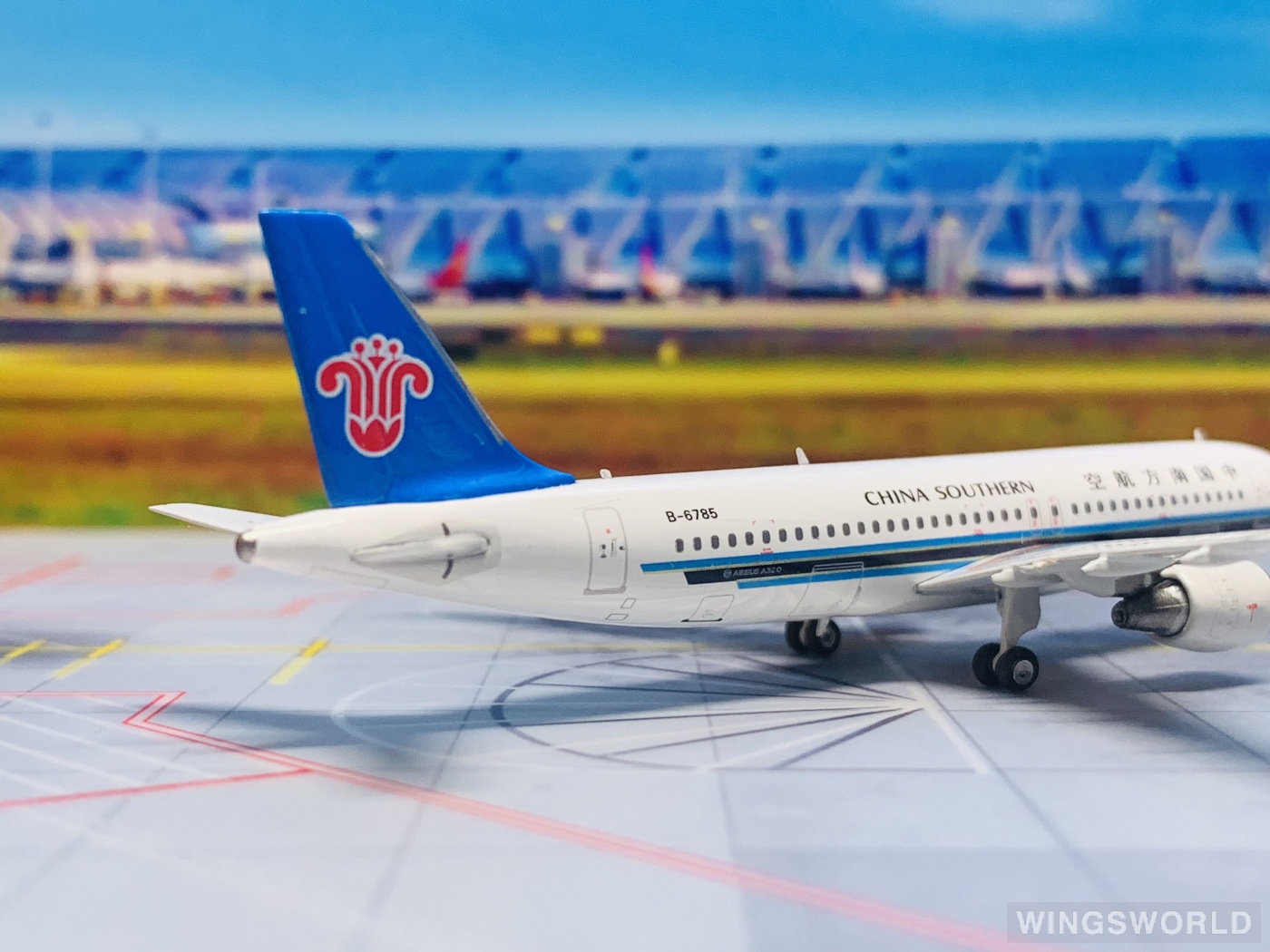 Phoenix 1:400 PH11112 China Southern 中国南方航空 Airbus A320 B-6785