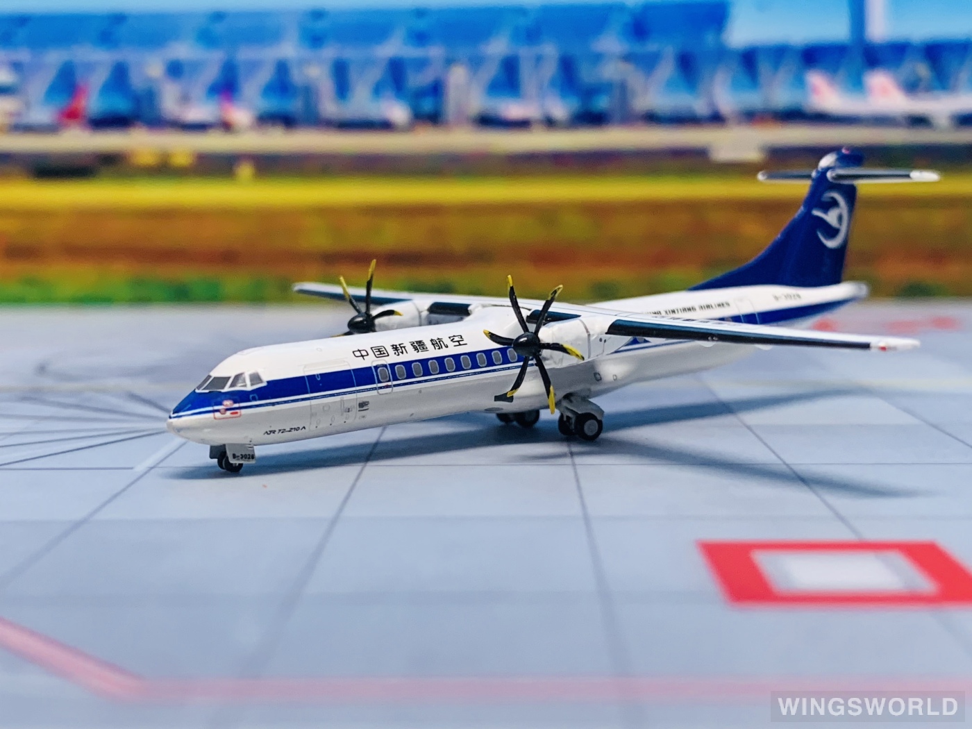 YU MODEL 1:400 YU26001 China Xinjiang Airlines 中国新疆航空 ATR 72 B-3026