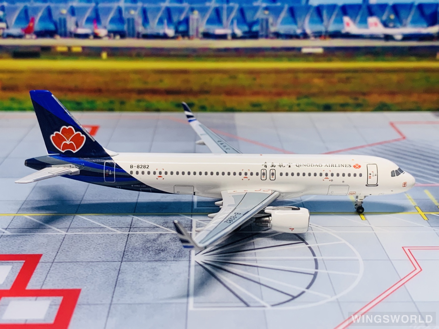 Pandamodel 1:400 PM-B-8282 Qingdao Airlines 青岛航空 Airbus A320 B-8282