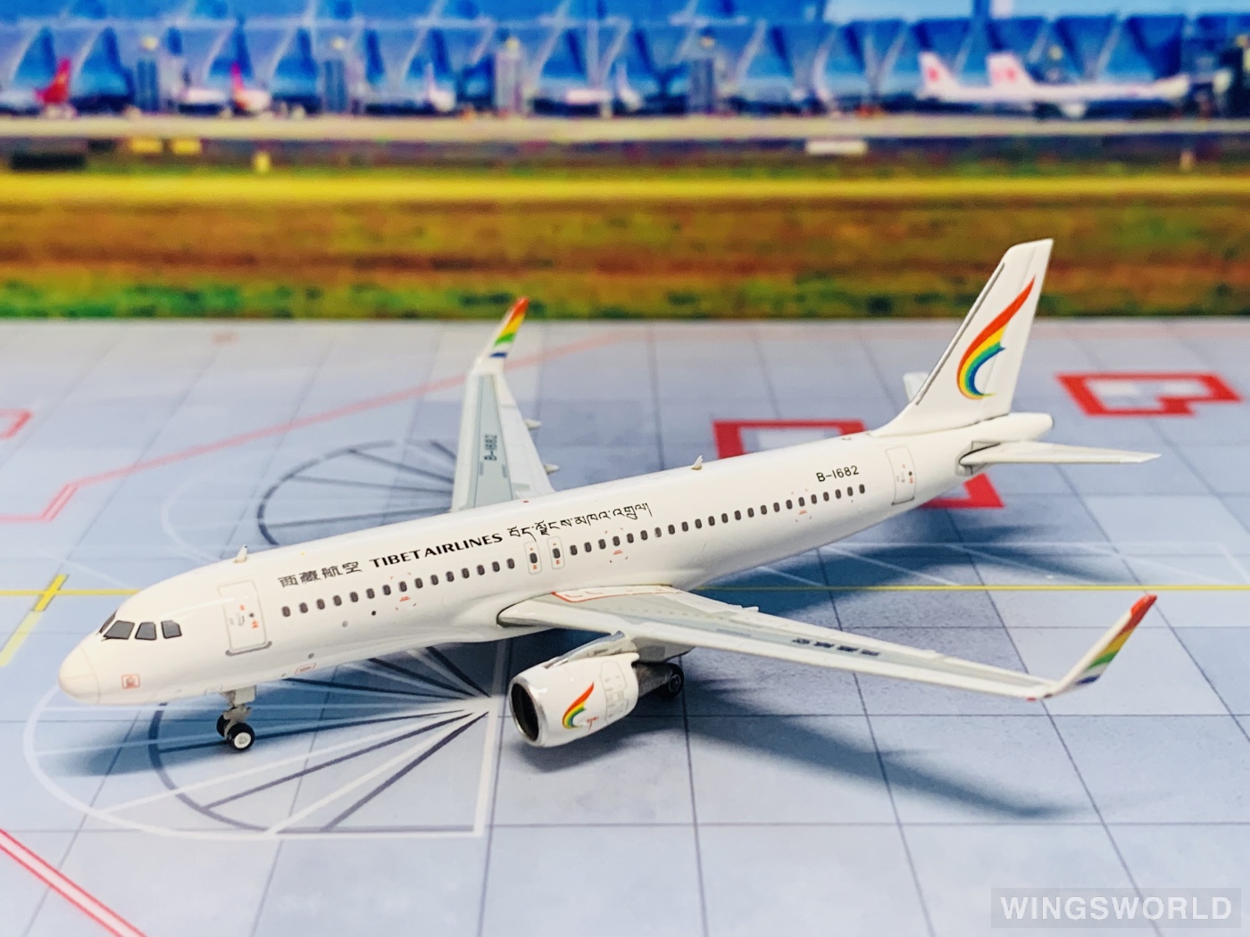 Phoenix 1:400 PH11228 Tibet Airlines 西藏航空 Airbus A320 B-1682
