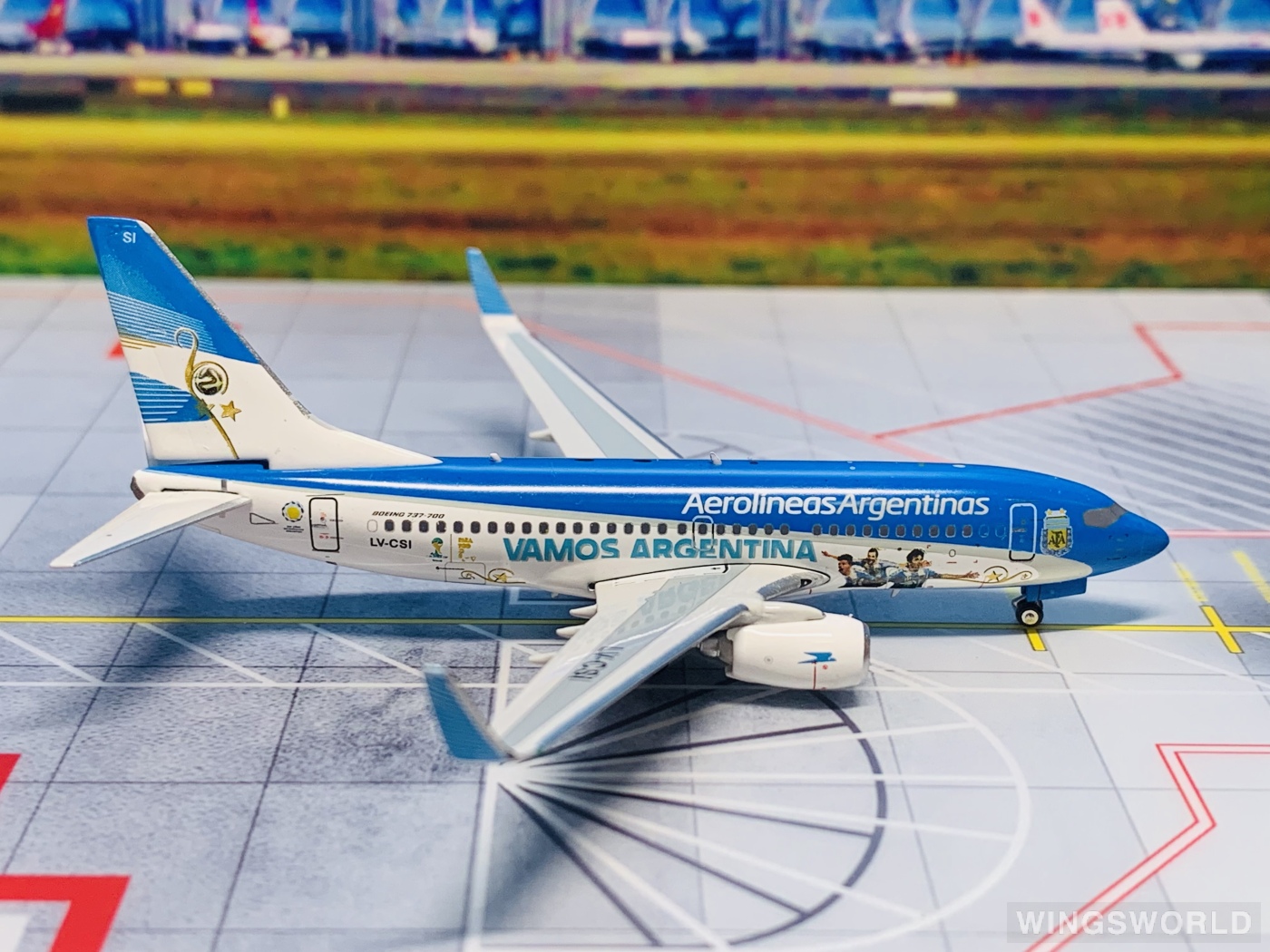 Phoenix 1:400 PH10976 Aerolíneas Argentinas 阿根廷航空 Boeing 737-700 LV-CSI