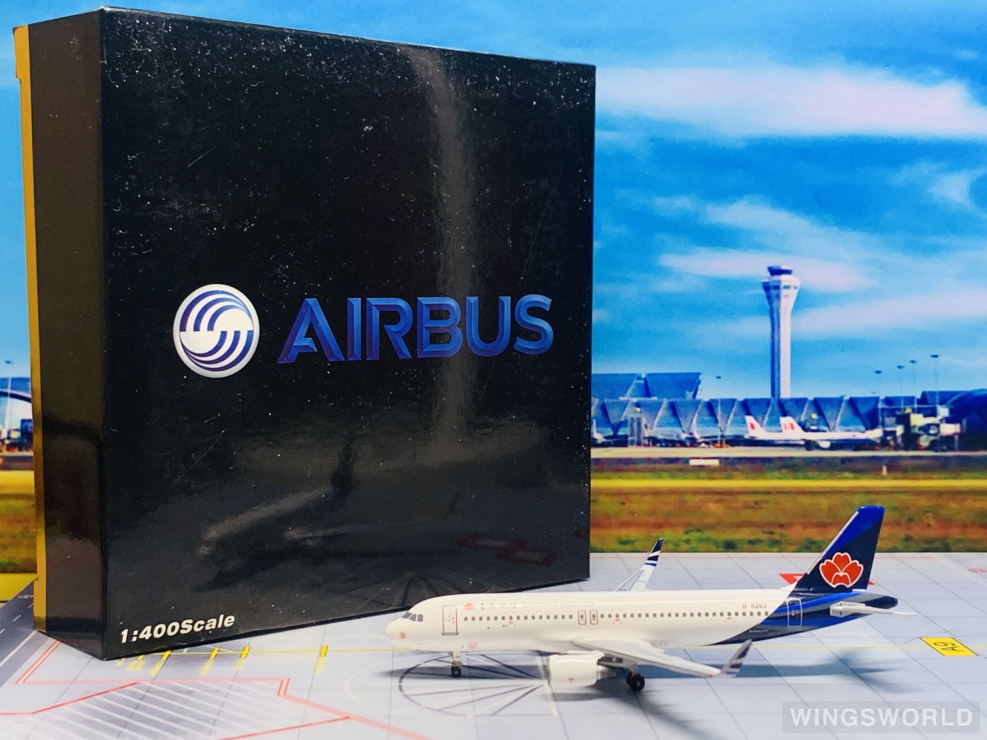 Pandamodel 1:400 PM-B-8282 Qingdao Airlines 青岛航空 Airbus A320 B-8282