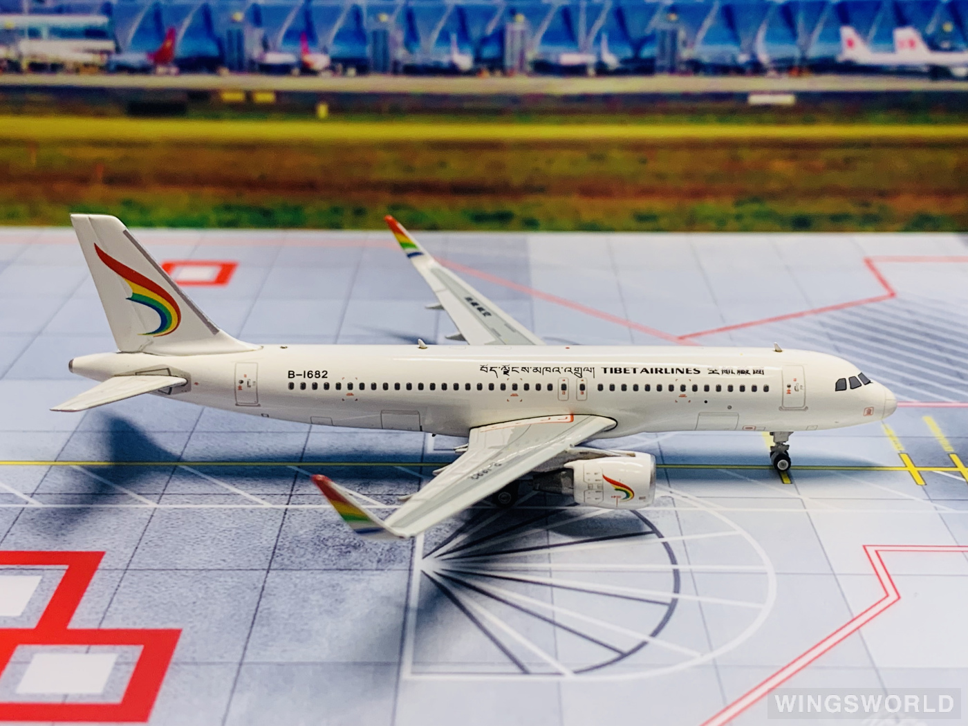 Phoenix 1:400 PH11228 Tibet Airlines 西藏航空 Airbus A320 B-1682