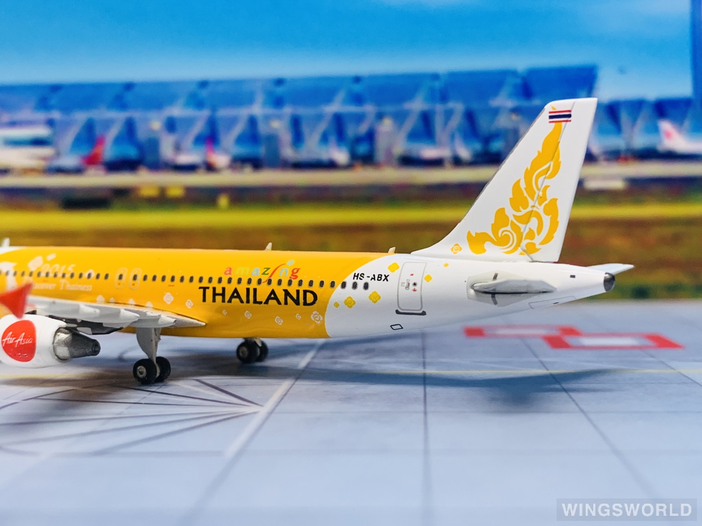 Phoenix 1:400 PH11158 AirAsia 亚洲航空 Airbus A320 HS-ABX