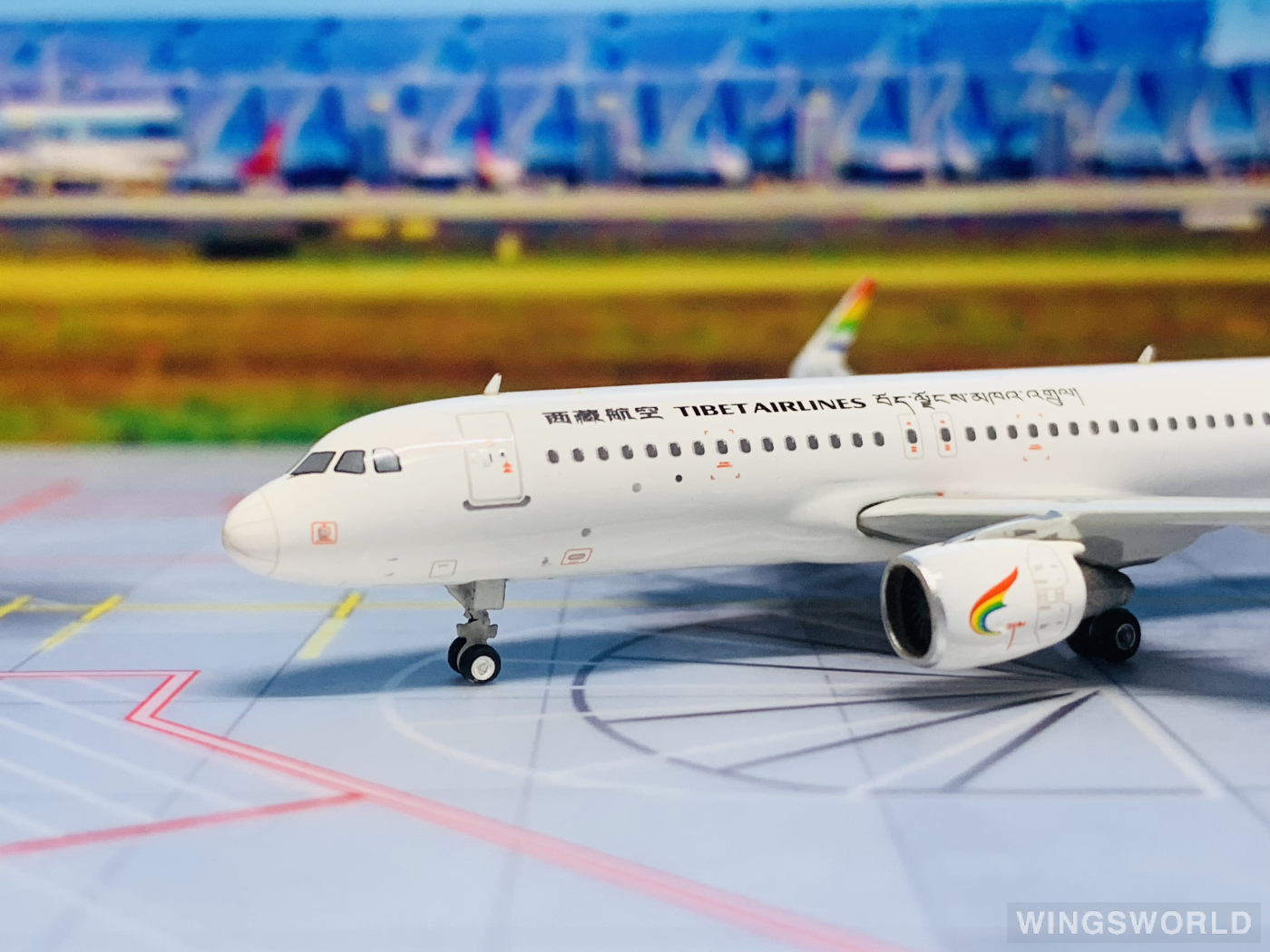 Phoenix 1:400 PH11228 Tibet Airlines 西藏航空 Airbus A320 B-1682