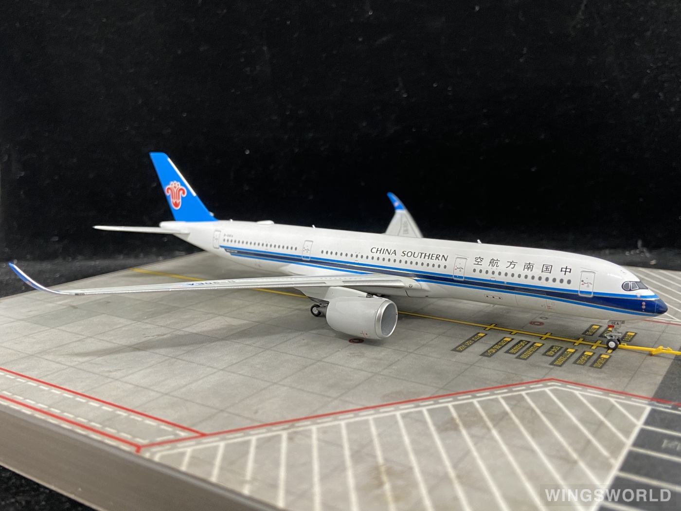 南航文创 1:400 24013 China Southern 中国南方航空 Airbus A350-900 B-30EA
