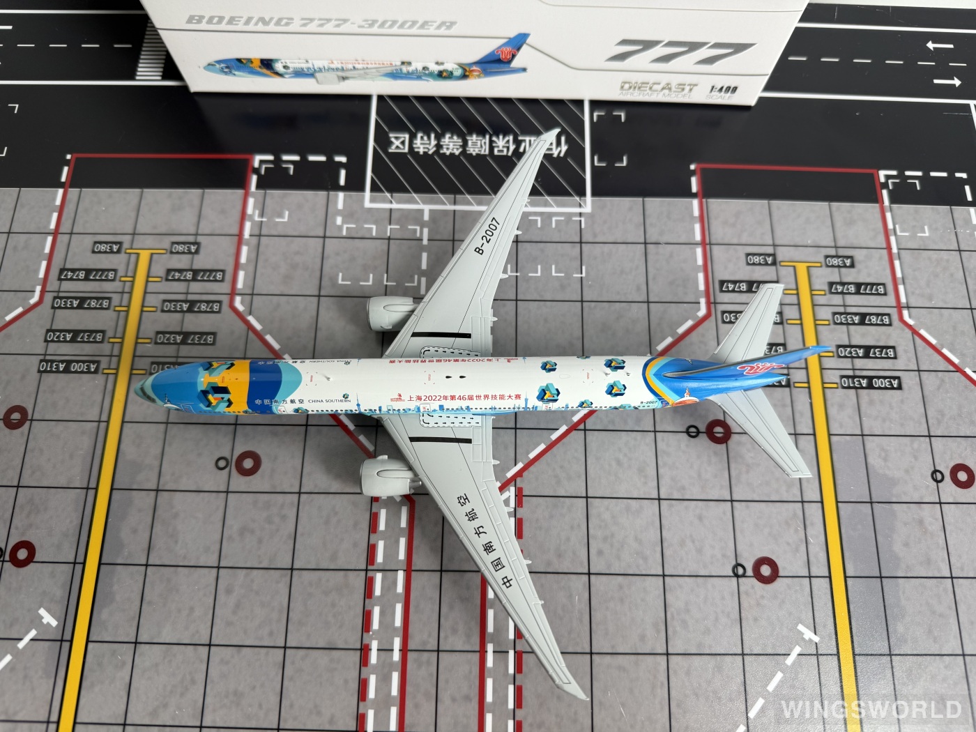 JC Wings 1:400 XX4497 China Southern 中国南方航空 Boeing 777-300ER B-2007