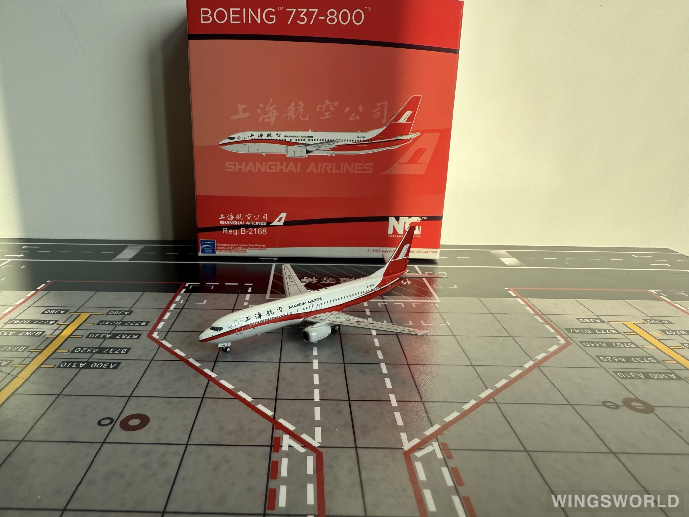 NGmodels 1:400 NG58181 Shanghai Airlines 上海航空 Boeing 737-800 B-2168