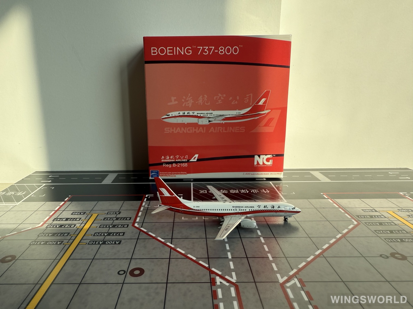NGmodels 1:400 NG58181 Shanghai Airlines 上海航空 Boeing 737-800 B-2168