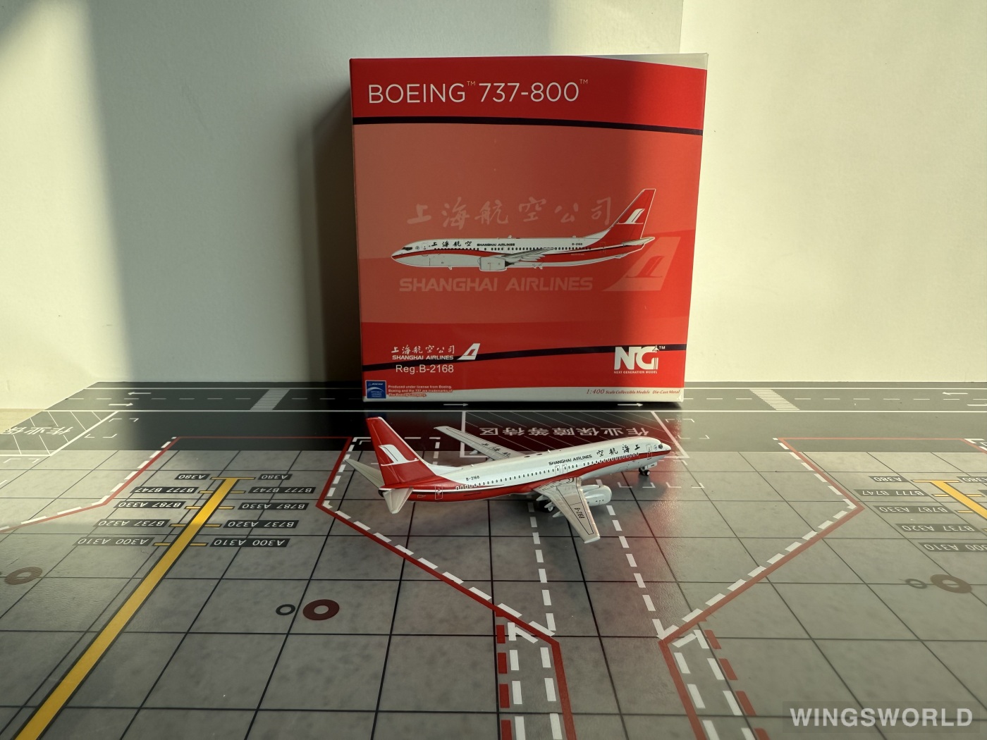 NGmodels 1:400 NG58181 Shanghai Airlines 上海航空 Boeing 737-800 B-2168