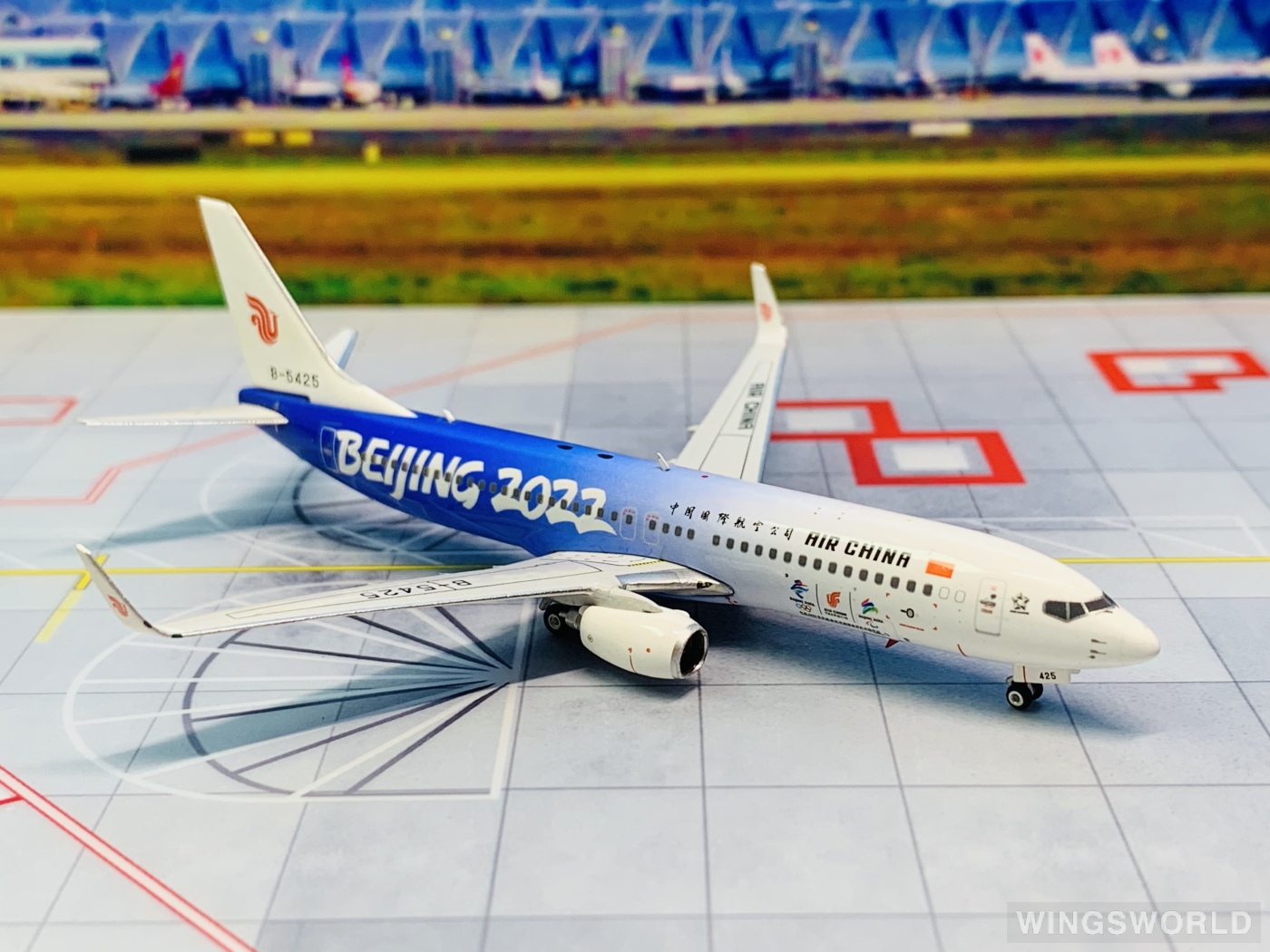 Phoenix 1:400 PH04356 Air China 中国国际航空 Boeing 737-800 B-5425
