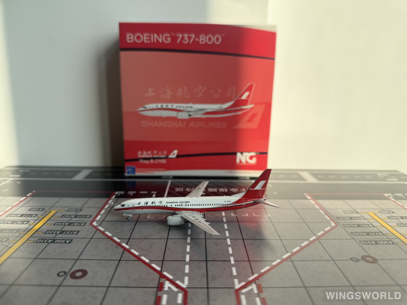 NGmodels 1:400 NG58181 Shanghai Airlines 上海航空 Boeing 737-800 B-2168