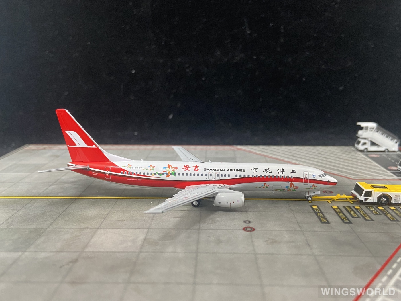 NGmodels 1:400 NG58182 Shanghai Airlines 上海航空 Boeing 737-800 B-5132