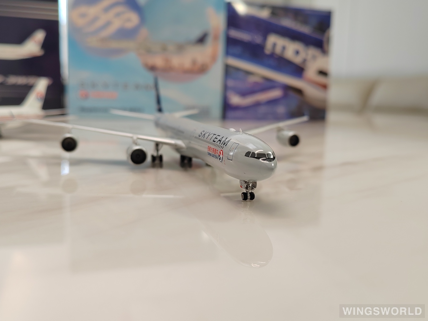 Phoenix 1:400 PH11931 China Eastern 中国东方航空 Airbus A340-600 B-6053