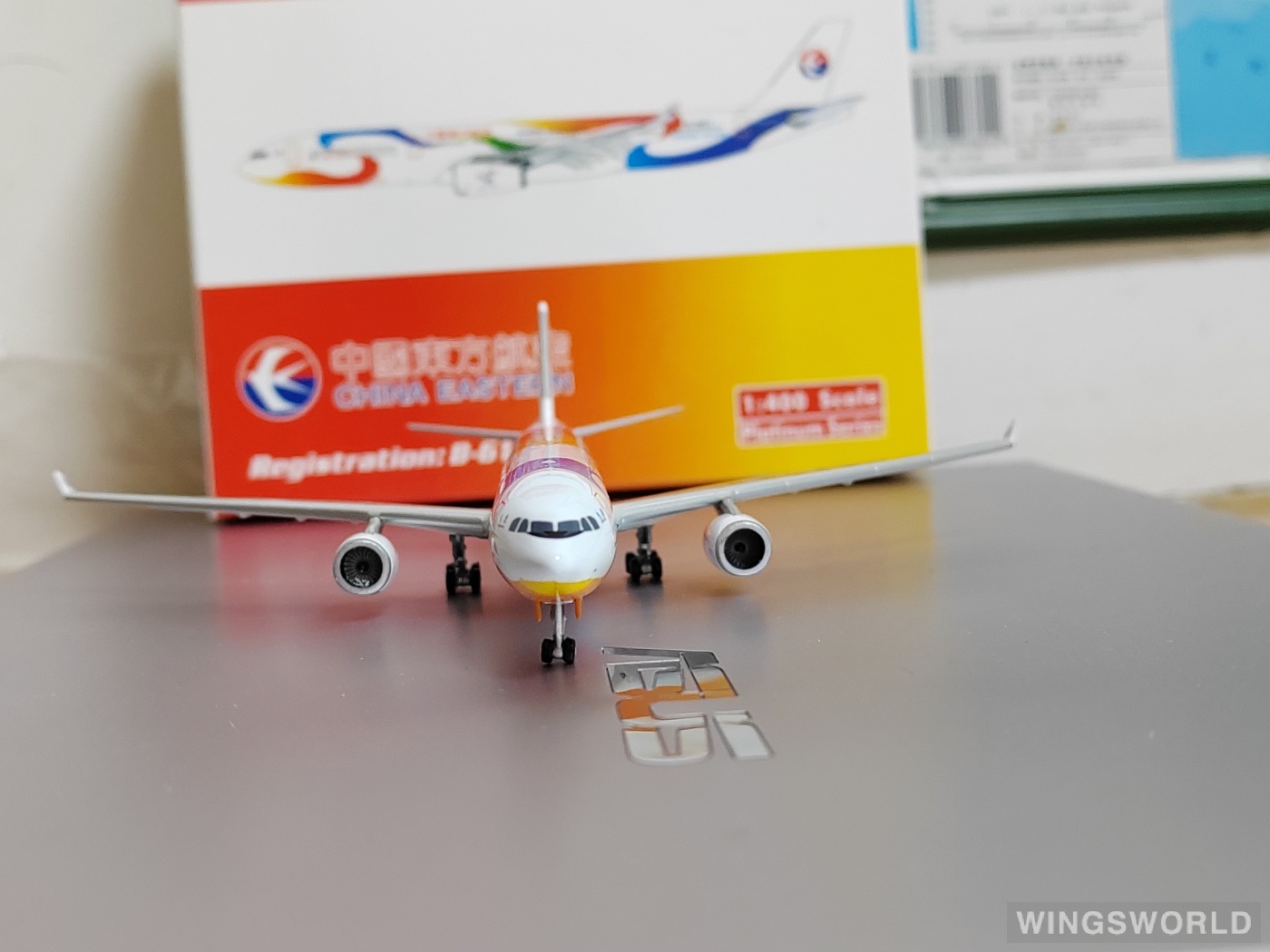 Phoenix 1:400 PH10368 China Eastern 中国东方航空 Airbus A330-300 B-6127
