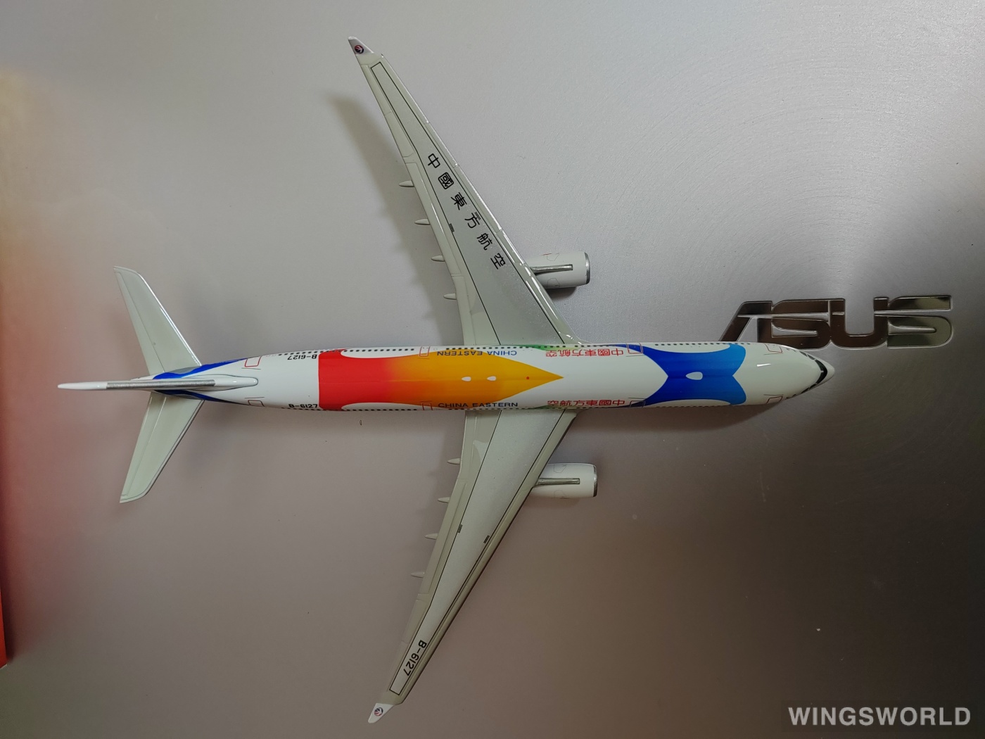Phoenix 1:400 PH10368 China Eastern 中国东方航空 Airbus A330-300 B-6127