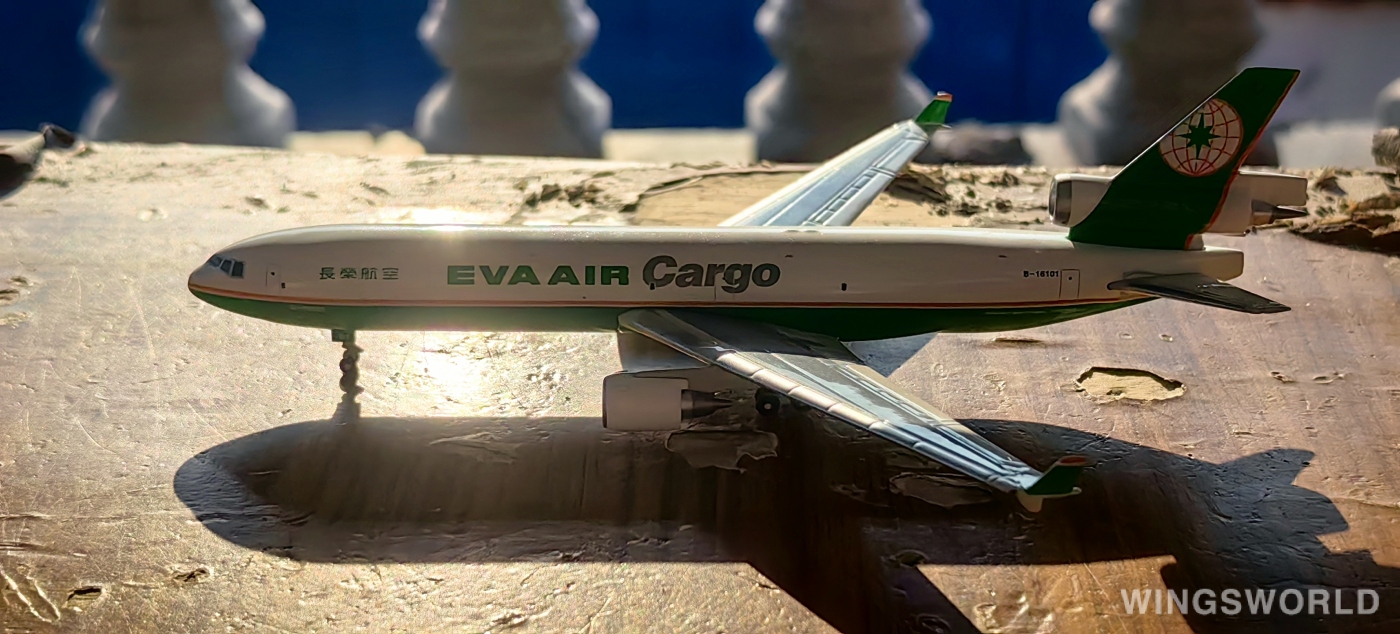 Phoenix 1:400 PH04178 EVA Air 长荣航空 McDonnell Douglas MD-11 B-16112