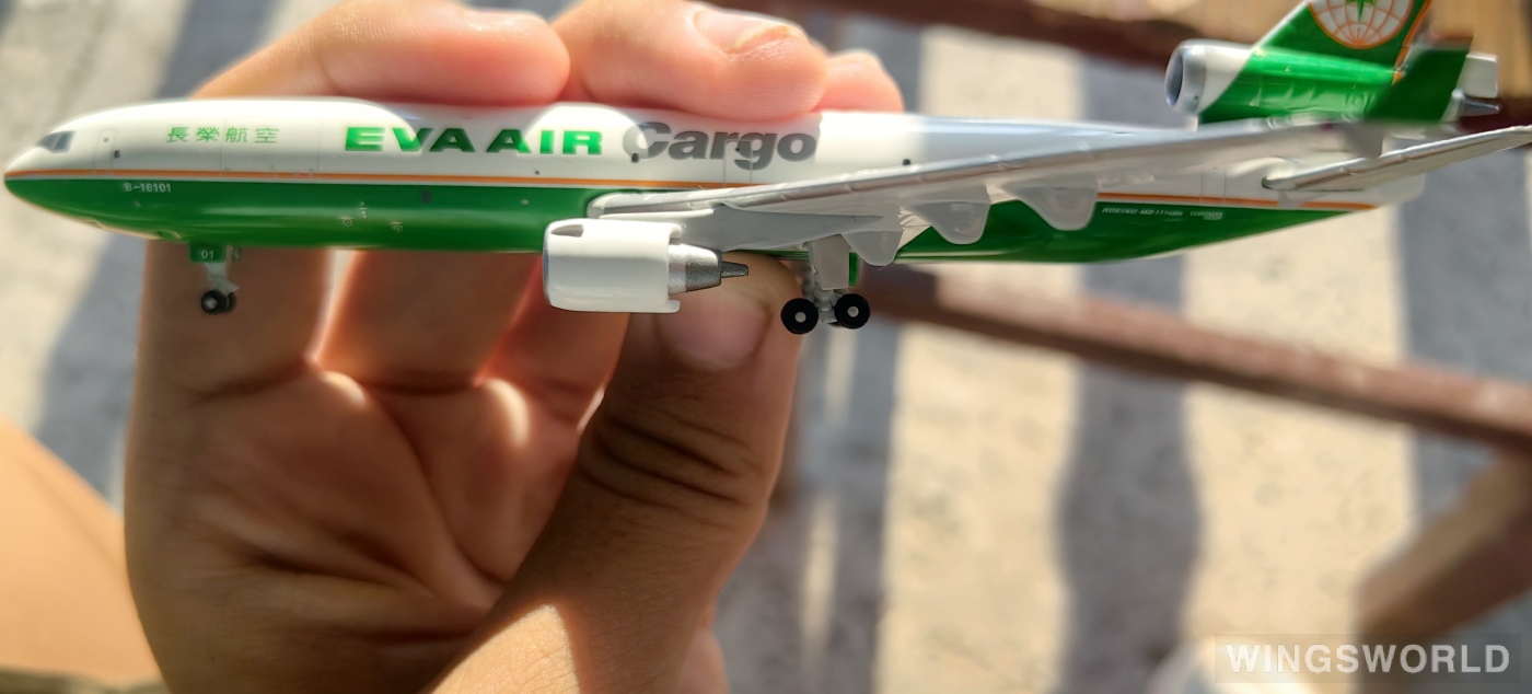 Phoenix 1:400 PH04178 EVA Air 长荣航空 McDonnell Douglas MD-11 B-16112